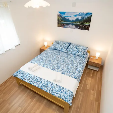 Διαμέρισμα Barbara *